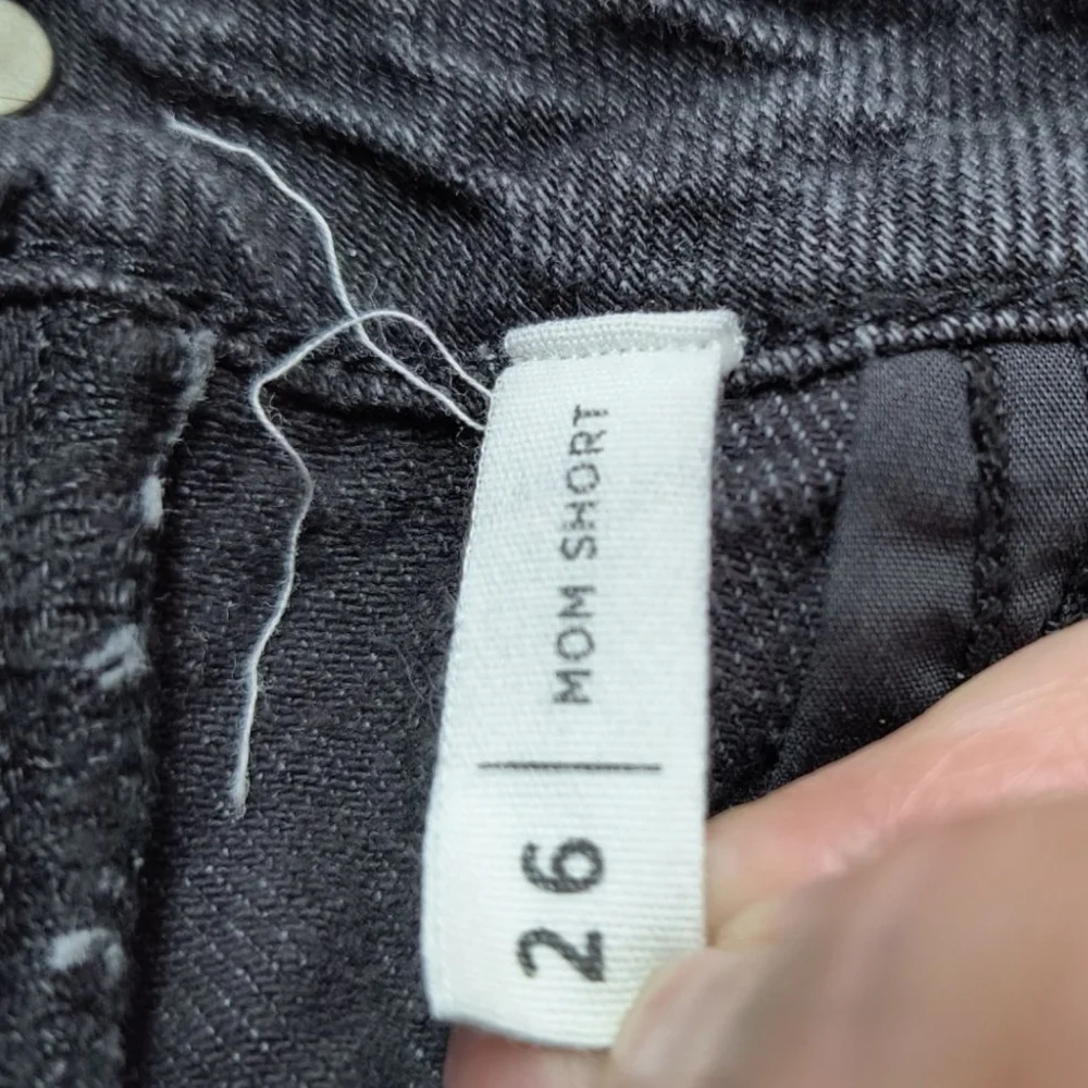 PacSun Black High-Rise Mom Jean Shorts Size 26